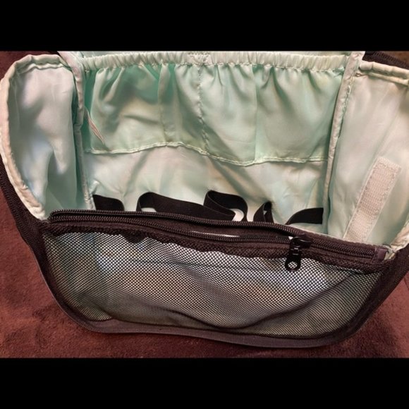Gym or Diaper Bag with hook for hanging & drawstring bag included! SIZE OS - Picture 6 of 12